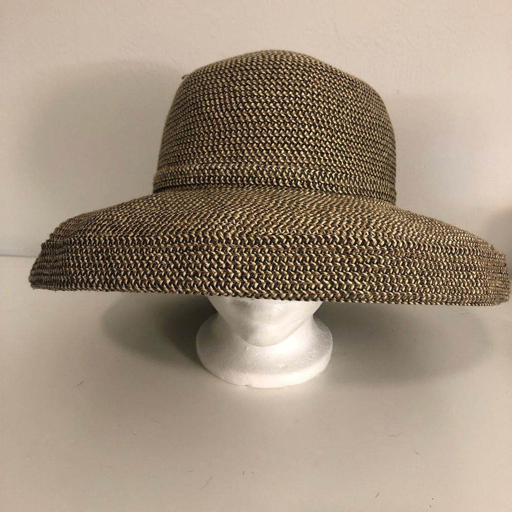 Betmar Elegant Tan and Black Wide-Brimmed Hat